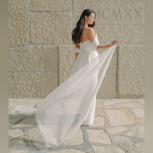 Sarah Seven Sandra Gown Cream Off-Shoulder Wedding Dress - Picture 1 of 11